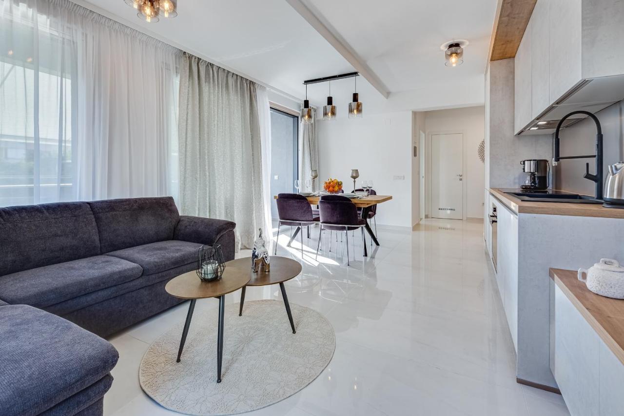 Diamond Two Bedroom Apartment ซาดาร์ ภายนอก รูปภาพ