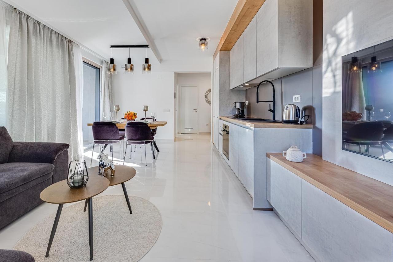 Diamond Two Bedroom Apartment ซาดาร์ ภายนอก รูปภาพ